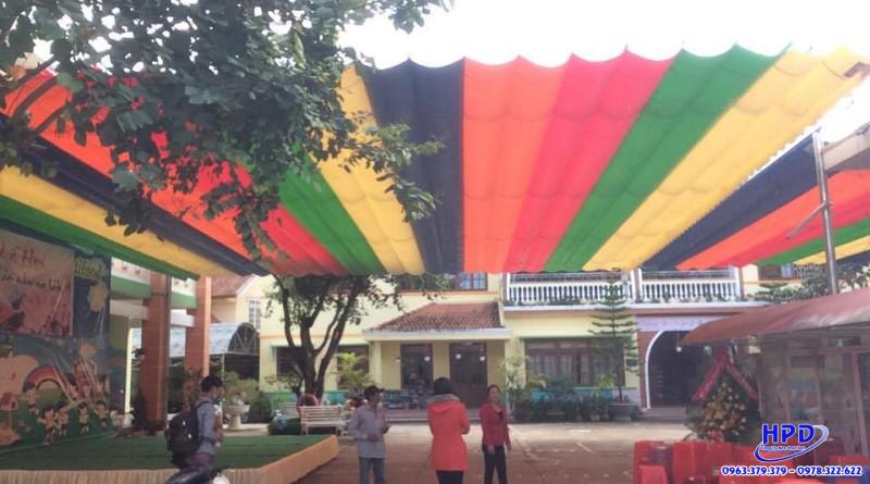 Mái che sân trường