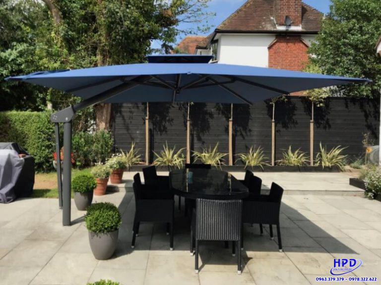 Dù che nắng Hà Nội