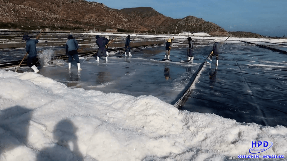 thi-cong-bat-HDPE-ruong-muoi