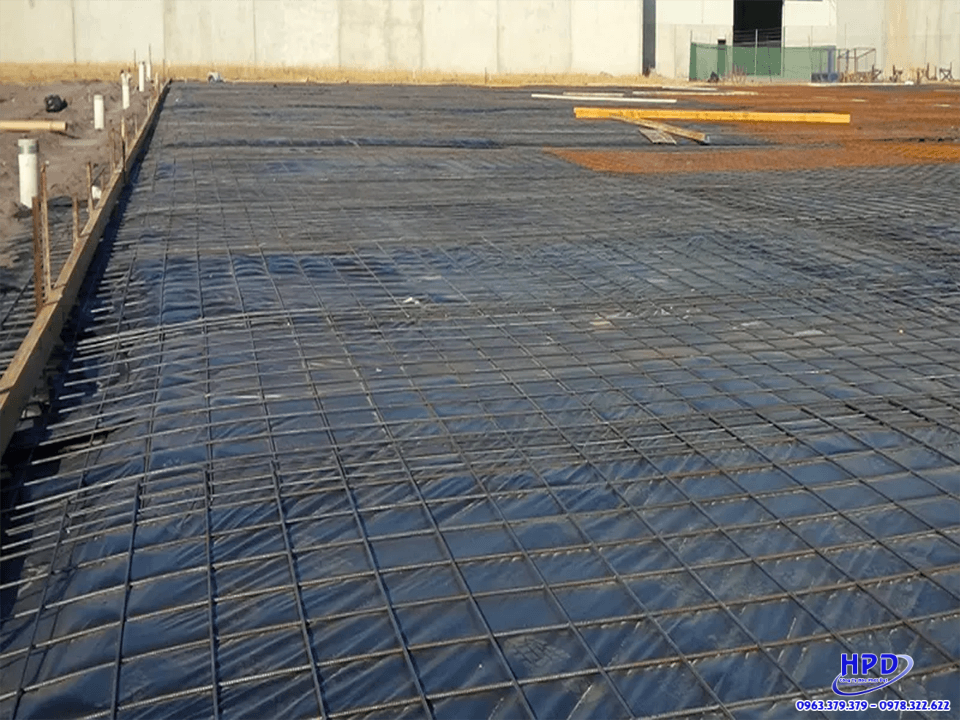 tinh-ung-dung-mang-lot-san-PE-trong-xay-dung